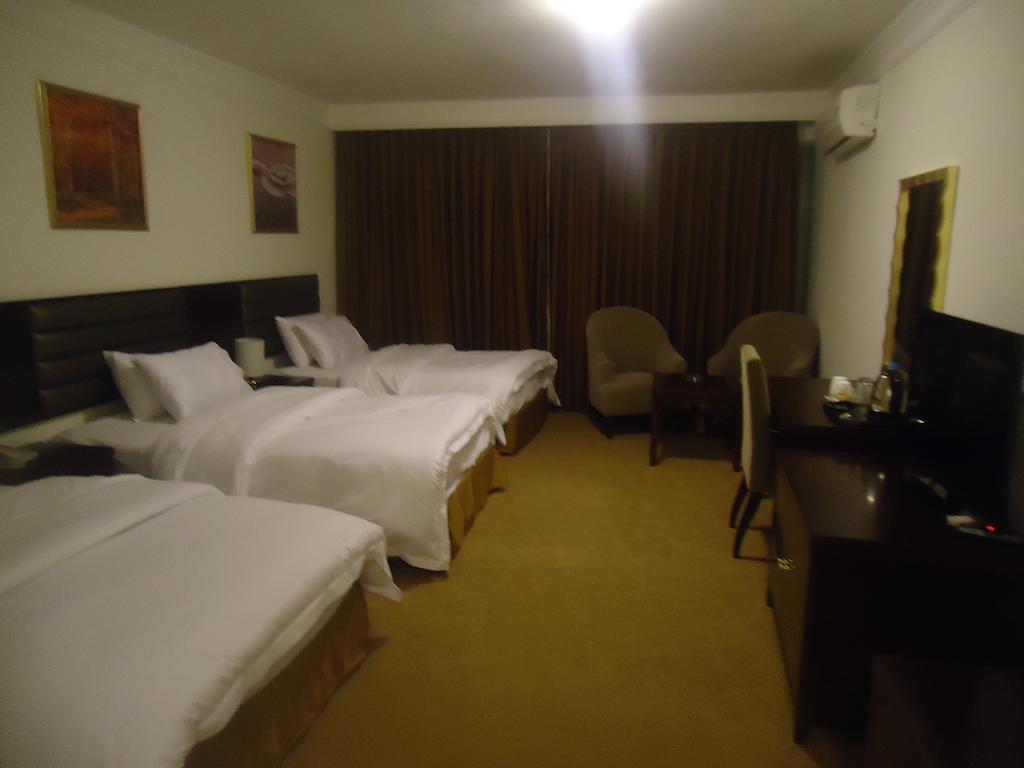 Sandy Le Oriental Hotel Amman Room photo