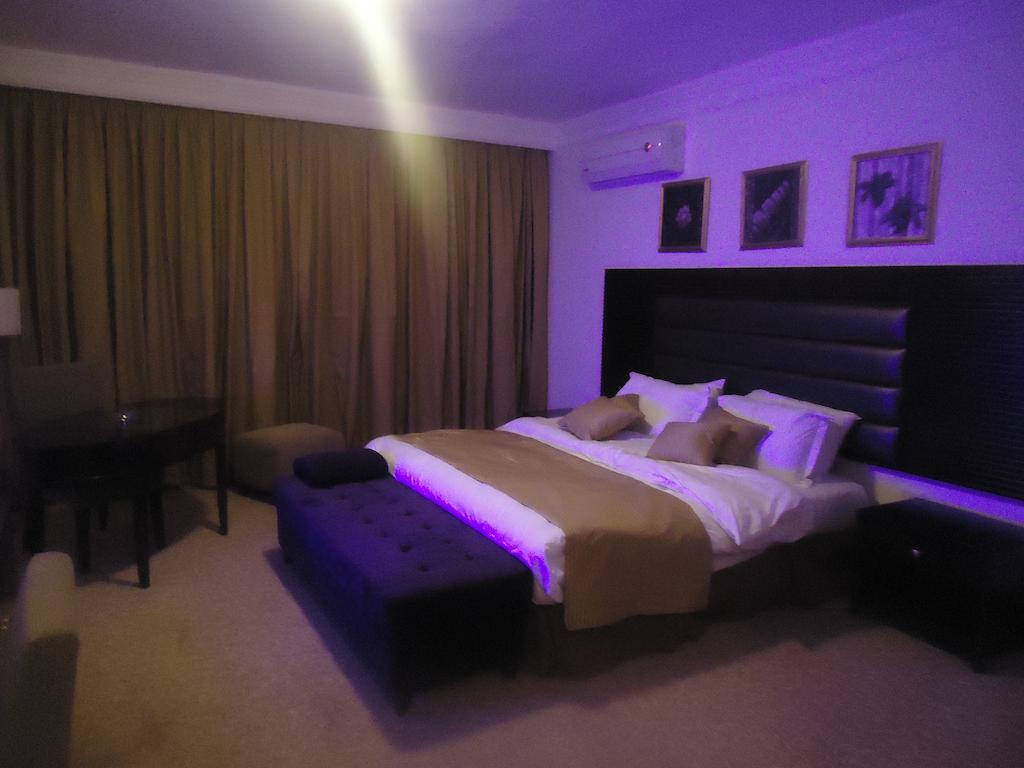 Sandy Le Oriental Hotel Amman Room photo